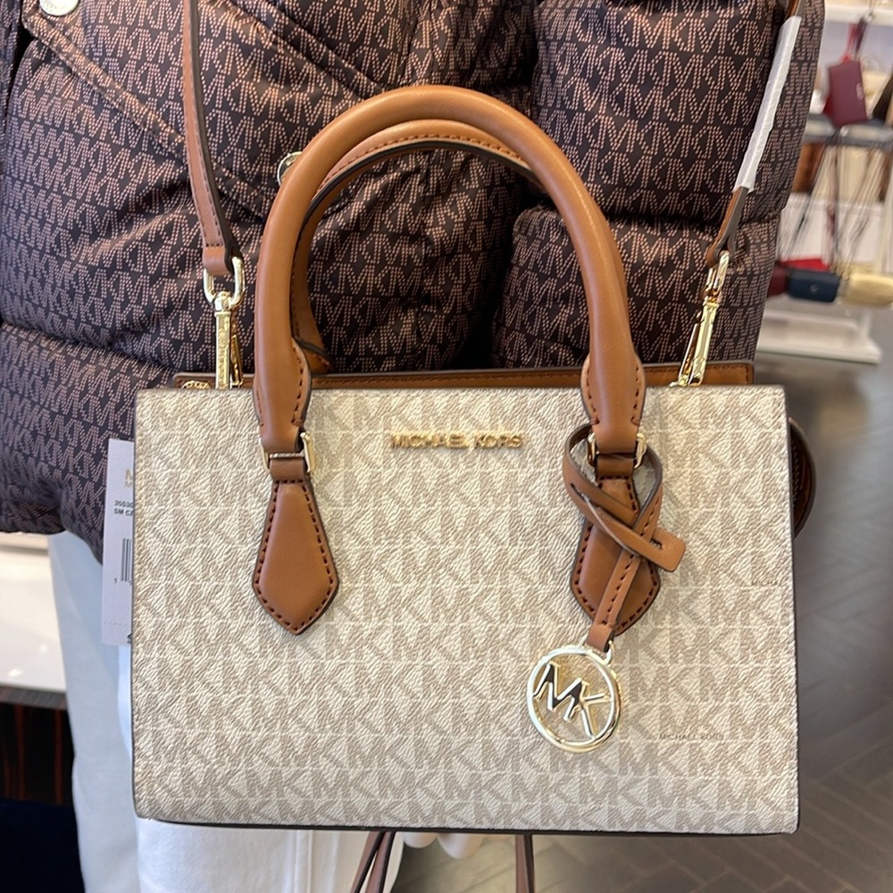 Michael Kors Small Signature Sheila Satchel Crossbody
Vanilla 
NWT - Picture 8 of 16